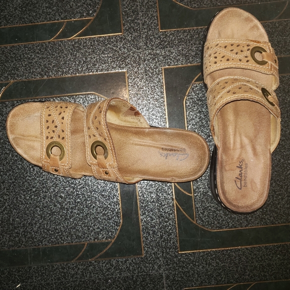 Clarks Clog Sandals - Picture 3 of 4